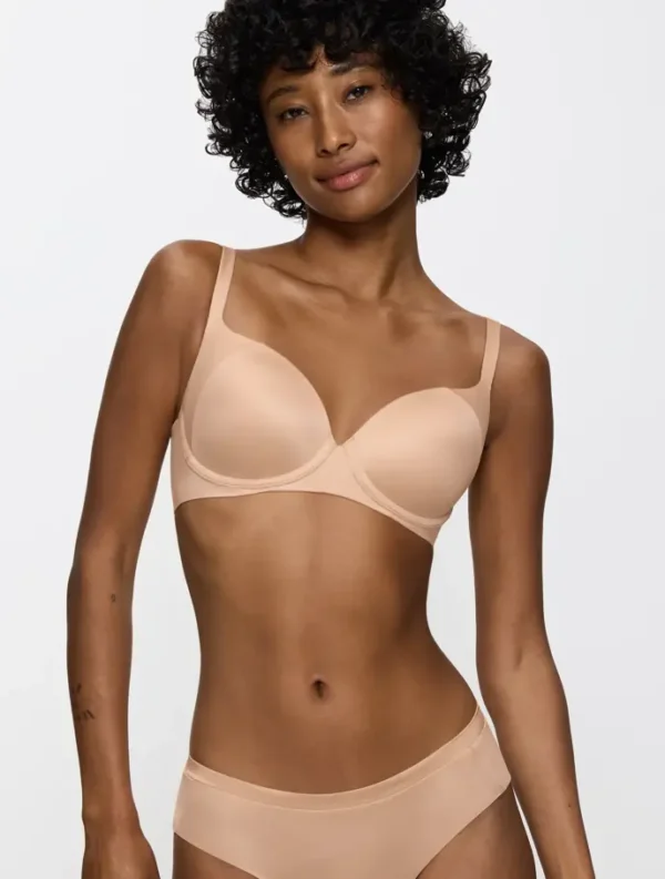 BODY MAKE-UP SOFT TOUCH Wired padded bra in Nude